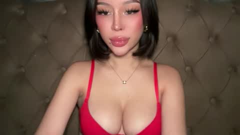 Snapshot of thegreat_legacy chatting on May 1, 2026, 10:31 am Elle dont forget to folloW me and thumbs up online show from May 1, 2026, 10:31 am