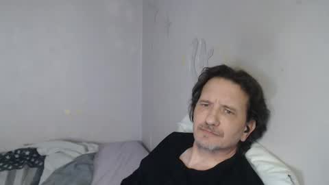 Green online show from March 31, 2026, 9:48 pm