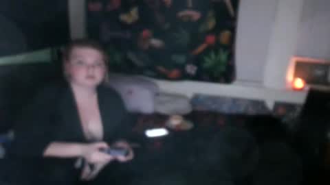 fuzzyfox online show from September 20, 2025, 4:46 am