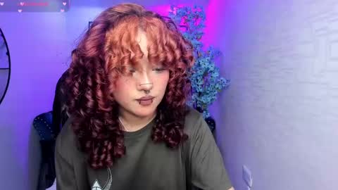 Theia  online show from November 14, 2025, 2:05 pm