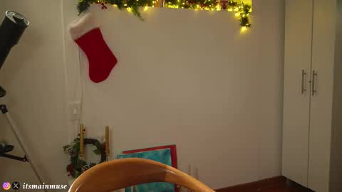 Iris online show from December 22, 2025, 10:18 pm