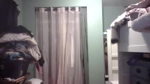 Snapshot of thelittlebambii chatting on January 7, 2025, 10:08 pm Little Bambii online show from January 7, 2025, 10:08 pm