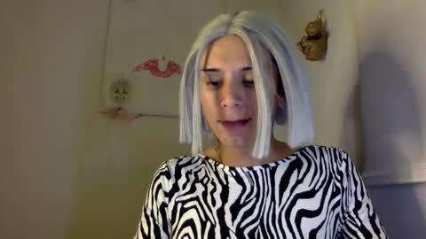 Snapshot of thematryoshka chatting on December 24, 2024, 2:32 am Lucy Lucy online show from December 24, 2024, 2:32 am