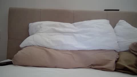 themikka1234 online show from March 19, 2026, 1:37 pm