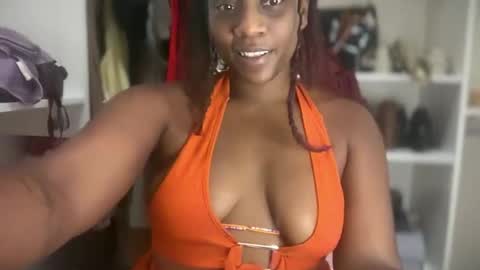 Snapshot of thenaturalgoddess chatting on May 21, 2026, 9:33 pm TheNaturalGoddess online show from May 21, 2026, 9:33 pm