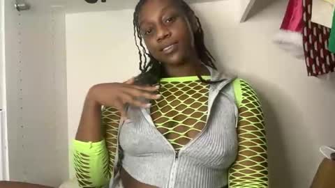 Snapshot of thenaturalgoddess chatting on May 26, 2026, 8:49 pm TheNaturalGoddess online show from May 26, 2026, 8:49 pm