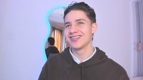  THEO- MATEO  online show from December 31, 2024, 1:08 pm