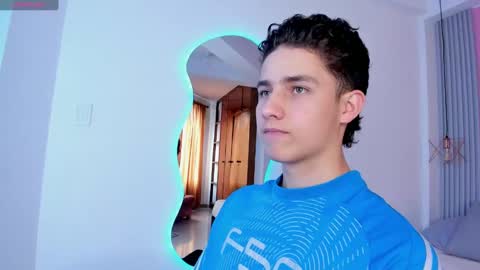  THEO- MATEO  online show from January 4, 2025, 5:47 pm