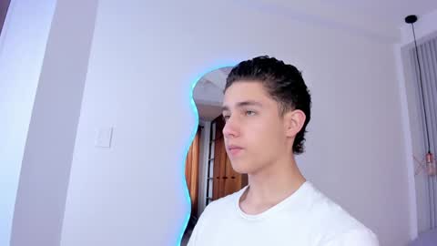  THEO- MATEO  online show from January 5, 2025, 1:36 pm