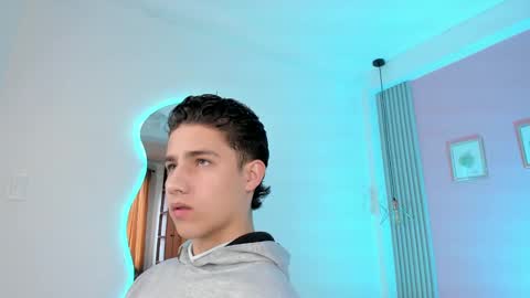  THEO- MATEO  online show from January 8, 2025, 2:03 pm