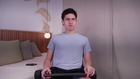  THEO- MATEO  online show from January 15, 2025, 12:58 pm