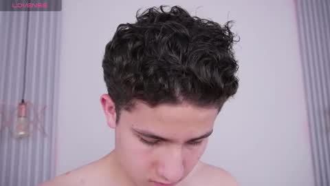  THEO- MATEO  online show from January 19, 2025, 7:47 pm