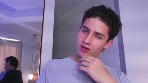  THEO- MATEO  online show from January 22, 2025, 7:56 pm