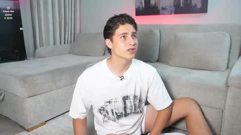  THEO- MATEO  online show from November 4, 2025, 11:26 pm