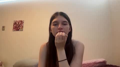 Astrid online show from May 27, 2026, 2:52 am