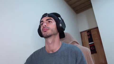 Santiago Enrique online show from March 12, 2026, 6:52 am