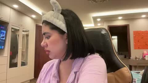 Snapshot of therealcamilabaddie chatting on October 17, 2025, 4:15 am therealcamilabaddie online show from October 17, 2025, 4:15 am