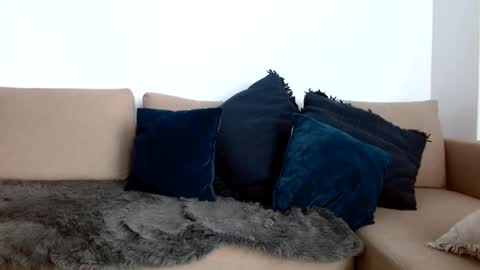 Yoshi online show from February 18, 2025, 2:06 pm