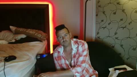 Snapshot of therealkurva4u chatting on October 18, 2025, 11:00 am therealkurva4u online show from October 18, 2025, 11:00 am