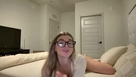 therosiecheeks online show from January 6, 2026, 12:58 am