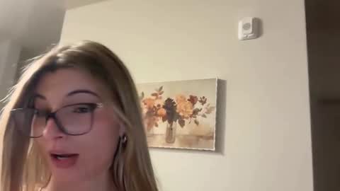 therosiecheeks online show from February 18, 2026, 1:56 am