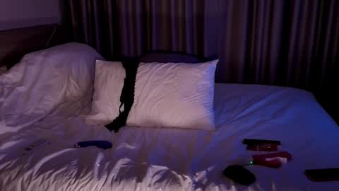 Anya online show from November 22, 2025, 2:27 pm