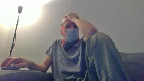 Snapshot of thetubedscarfguy chatting on February 17, 2025, 9:30 pm Scarf guy online show from February 17, 2025, 9:30 pm