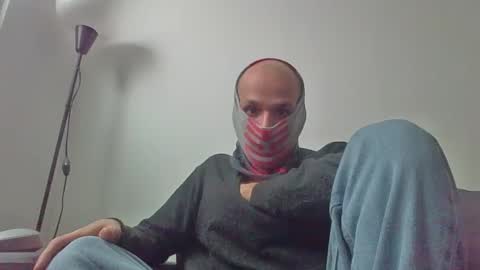 Snapshot of thetubedscarfguy chatting on February 21, 2025, 1:11 pm Scarf guy online show from February 21, 2025, 1:11 pm