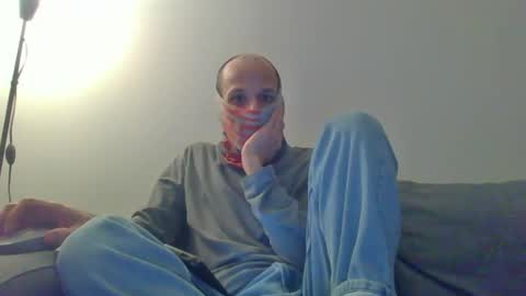 Snapshot of thetubedscarfguy chatting on February 28, 2025, 10:28 pm Scarf guy online show from February 28, 2025, 10:28 pm