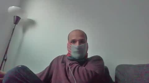 Scarf guy online show from December 3, 2025, 8:12 am