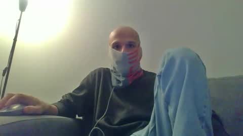 Scarf guy online show from December 17, 2025, 4:57 pm