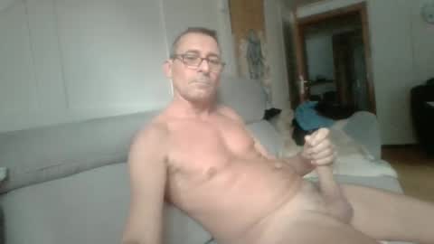 Snapshot of thhe13 chatting on February 7, 2025, 8:22 am thhe13 online show from February 7, 2025, 8:22 am