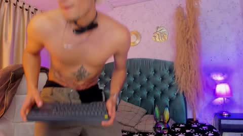 thiago online show from October 31, 2025, 9:38 pm