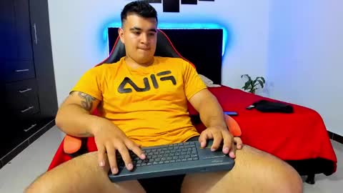 Snapshot of thiago_cp01 chatting on February 14, 2025, 7:59 am Thiago online show from February 14, 2025, 7:59 am