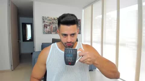 thiago_driussi online show from February 9, 2025, 3:45 pm