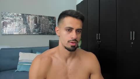 thiago_driussi online show from November 15, 2025, 11:10 pm