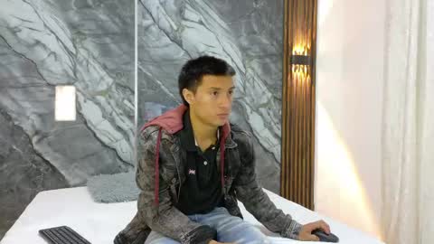 Snapshot of thiago_enzo chatting on May 30, 2026, 4:20 am online show from May 30, 2026, 4:20 am