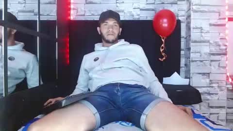 thiago_hairy online show from October 31, 2025, 4:57 am