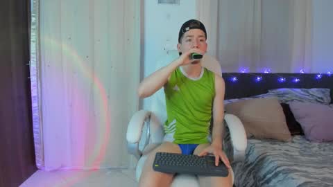 Manuel online show from December 23, 2025, 1:58 am