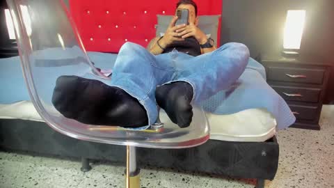 Thia Gomez online show from September 26, 2025, 12:42 pm