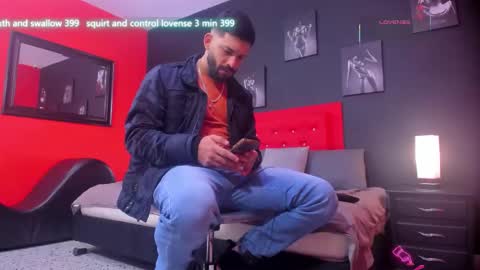 Thia Gomez online show from November 15, 2025, 12:13 pm