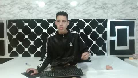 Thiago   online show from February 15, 2025, 9:26 pm