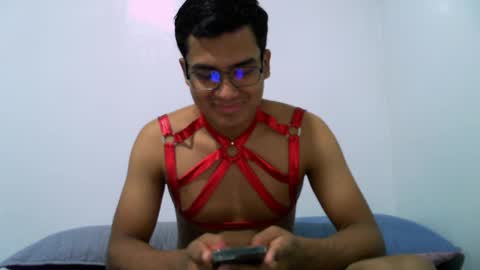 thiagovega_ online show from April 16, 2026, 6:47 am