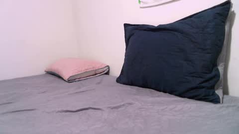 thiagovega_ online show from May 16, 2026, 3:36 am