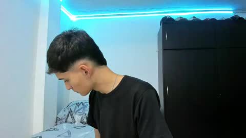 Thiago Wells online show from December 8, 2024, 1:46 am