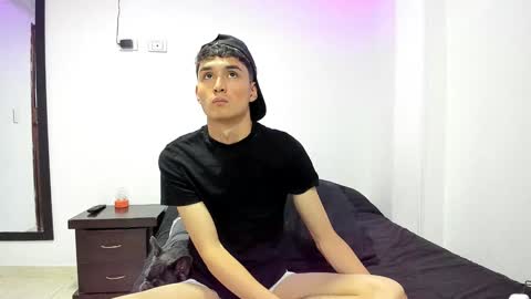 Thiago Wells online show from February 1, 2025, 1:23 am