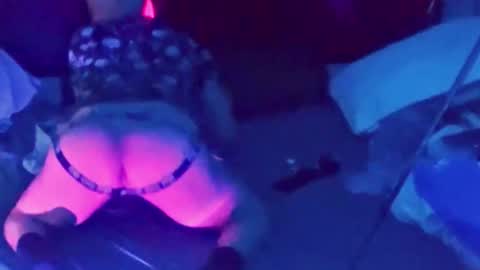 thickascole online show from April 21, 2026, 12:01 am