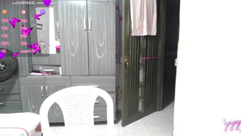 Snapshot of thickebonymilf chatting on July 12, 2026, 5:31 am XIOMARA online show from July 12, 2026, 5:31 am