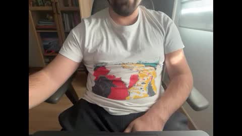 Snapshot of thickguybcn chatting on December 1, 2025, 12:32 pm ThickDickBCN online show from December 1, 2025, 12:32 pm