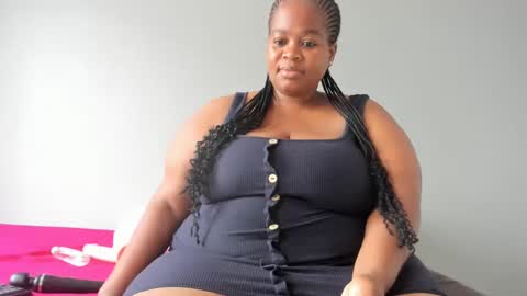 thickleeyanax online show from January 30, 2025, 2:04 pm